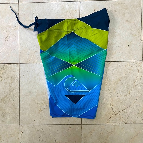 Retro Quicksilver 10” Board Shorts - Picture 4 of 12
